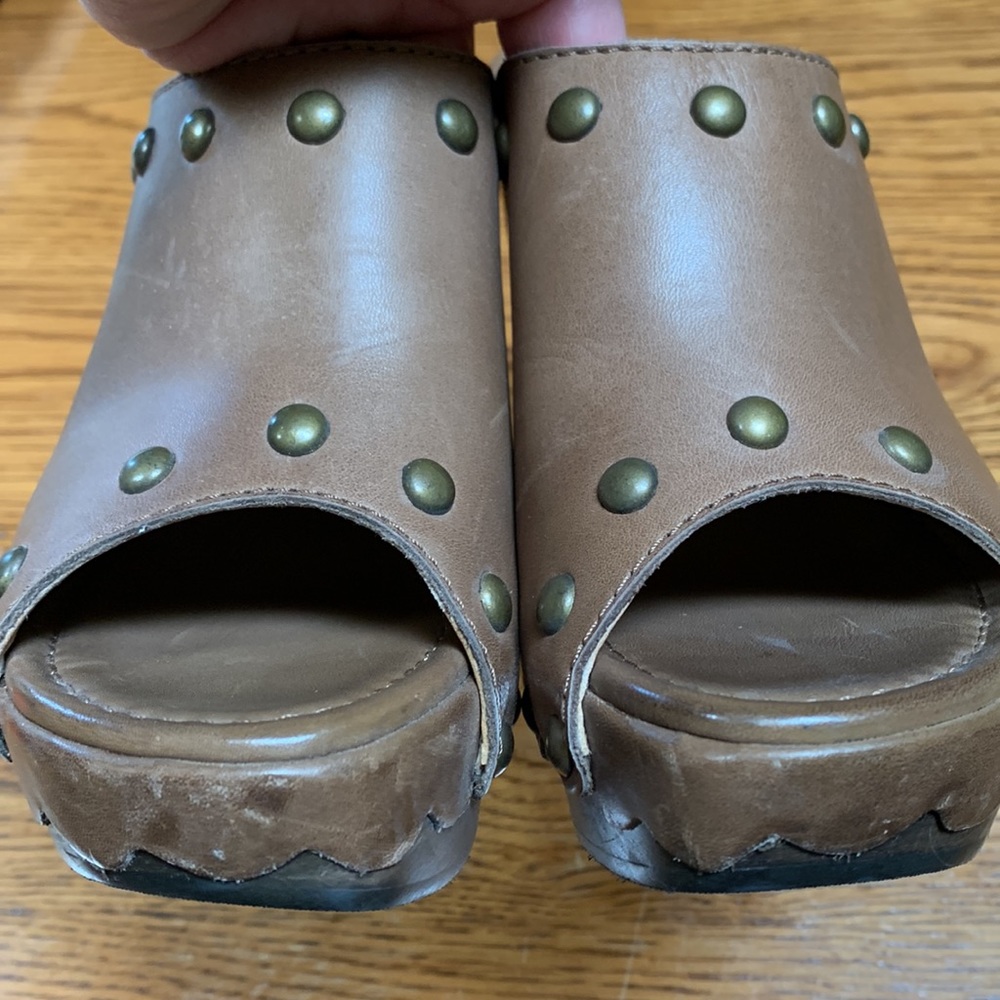 Stuart Weitzman Sequoia Studded Clog In Mousse Bu… - image 4